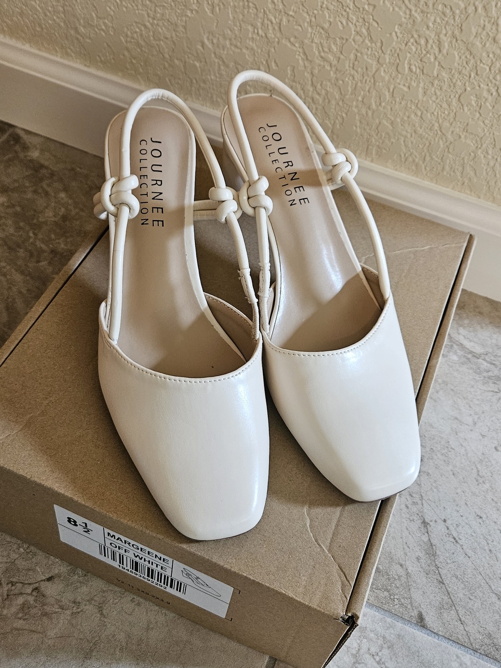 Journee Collection Women’s Off-White Slingback Pumps